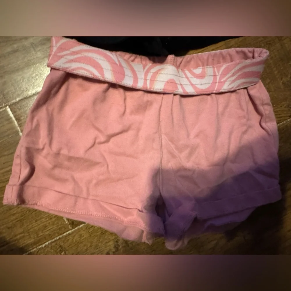 Girls shorts 3 pairs 6/7